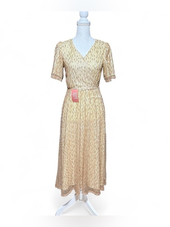 Ivy City Co Dresses & Skirts - Ivy City Co Goldie Sequin Dress XS Champagne Gold Midi Formal Party NWT